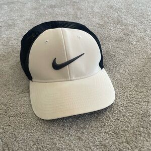 Nike Golf Flex Fit Black and Cream Men's Cap